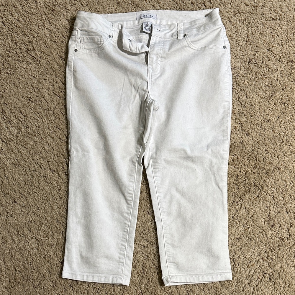 d. jeans Women’s Crisp White Relaxed capri Jeans size 8